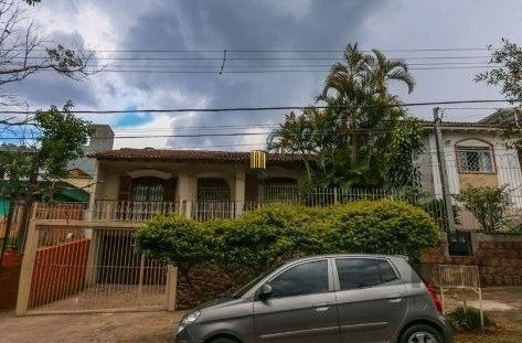 Casa sobrado no Jardim do Salso de 4 dormitórios e 3 vagas