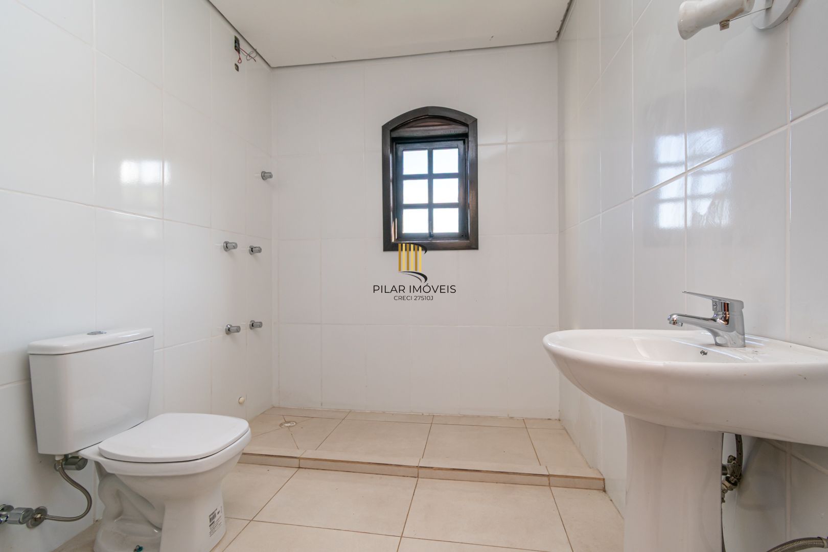 Casa 5 dormitórios no bairro Jardim Sabará