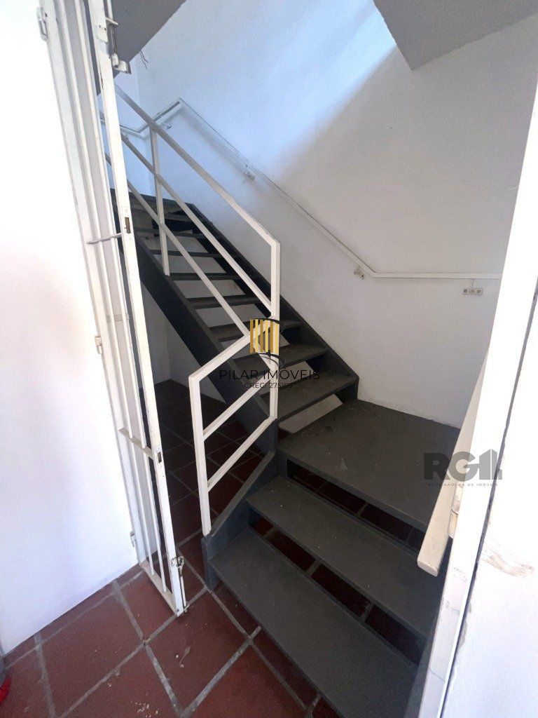 Casa no Passo D'areia - terreno com 2 casas