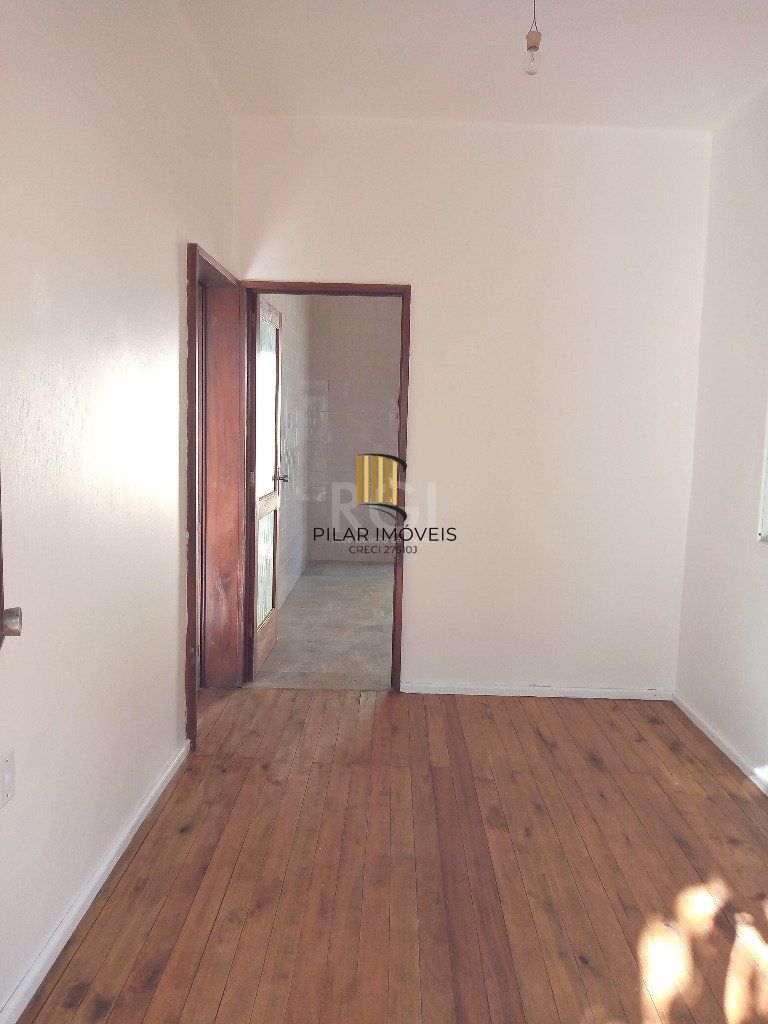 Casa para Venda - 170m², 4 dormitórios, sendo 1 suites, 2 vagas - Tristeza