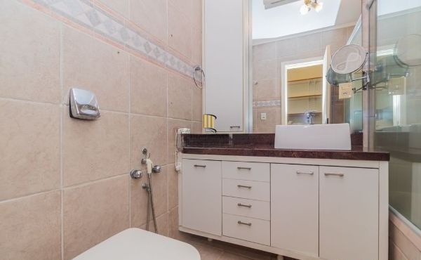 Casa em Condomínio em Ipanema de 3 dormitórios e 2 vagas