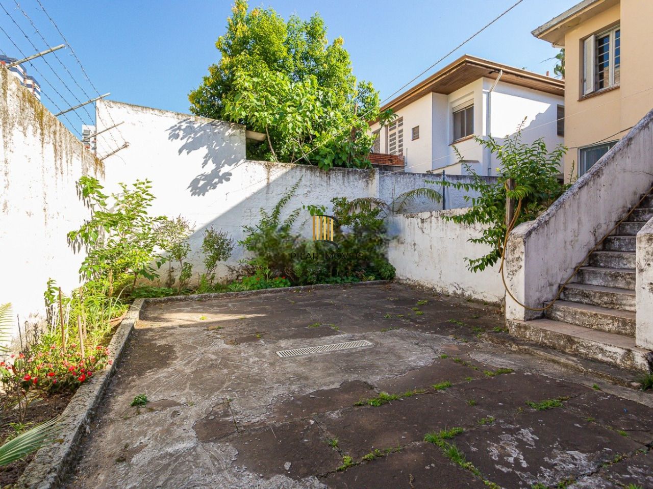 Sobrado 4 dormitórios no bairro Farroupilha