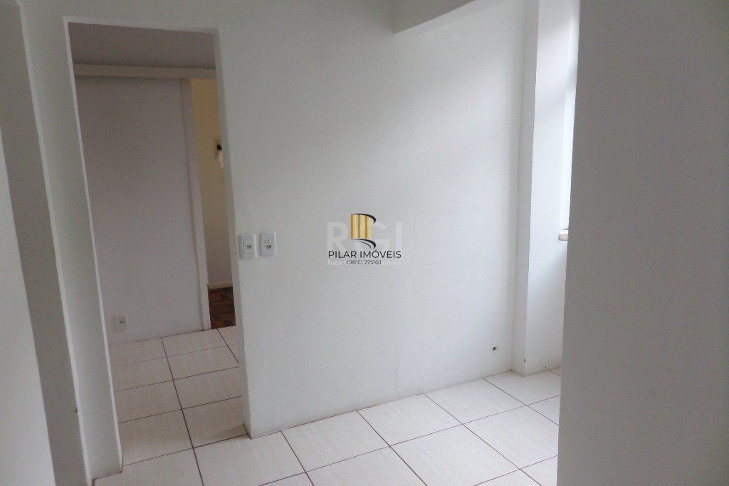 Apartamento no bairro santa Cecília de 2 dormitórios desocupado