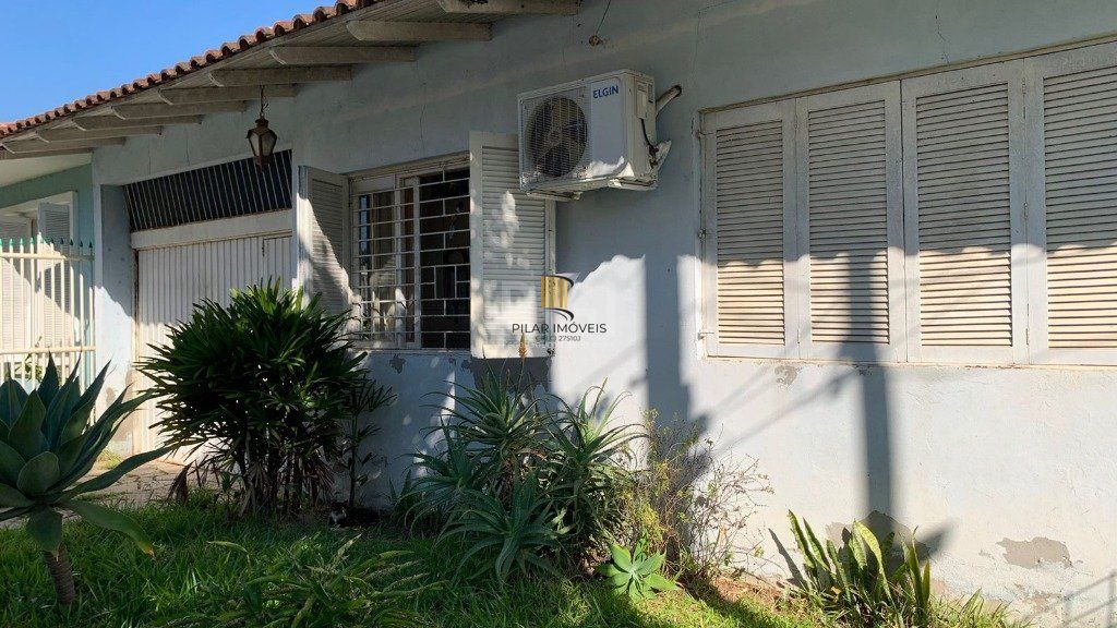 Casa 4 dormitórios 3 banheiros garagem coberta para 3 + carros