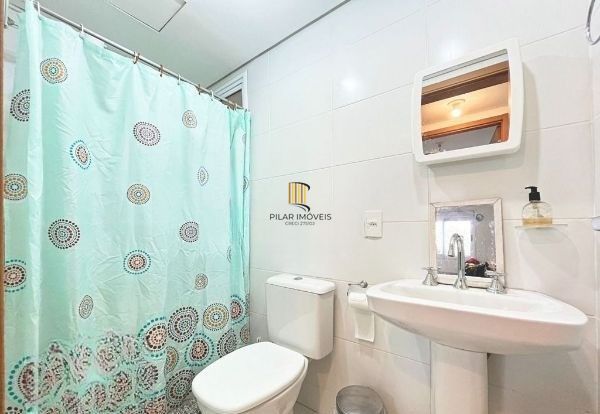 Apartamento no bairro Tristeza de 2 dormitórios vaga e infra