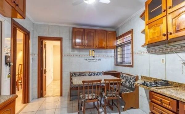 Casa sobrado no bairro Sarandi de 3 dormitórios e 2 vagas