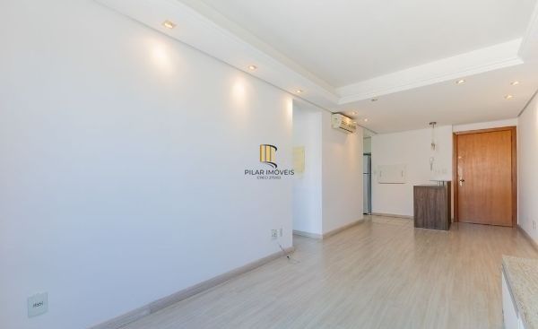 Apartamento no Centro de 2 dormitórios e 2 vagas DESOCUPADO