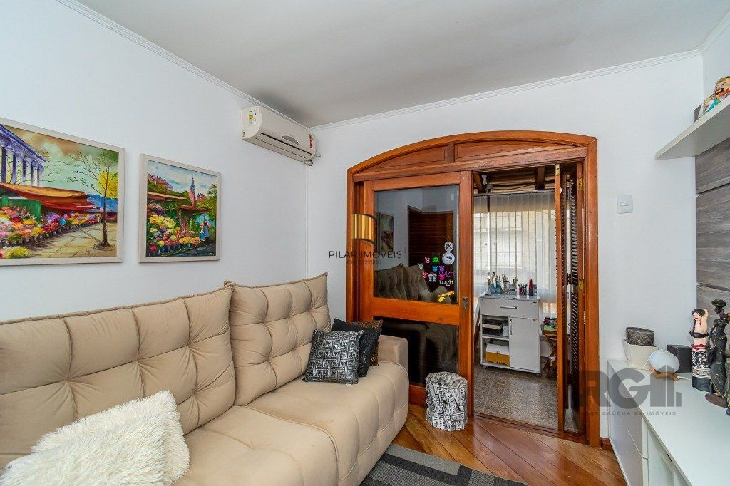 Casa 4 Dormitório(s) Bairro Jardim Planalto