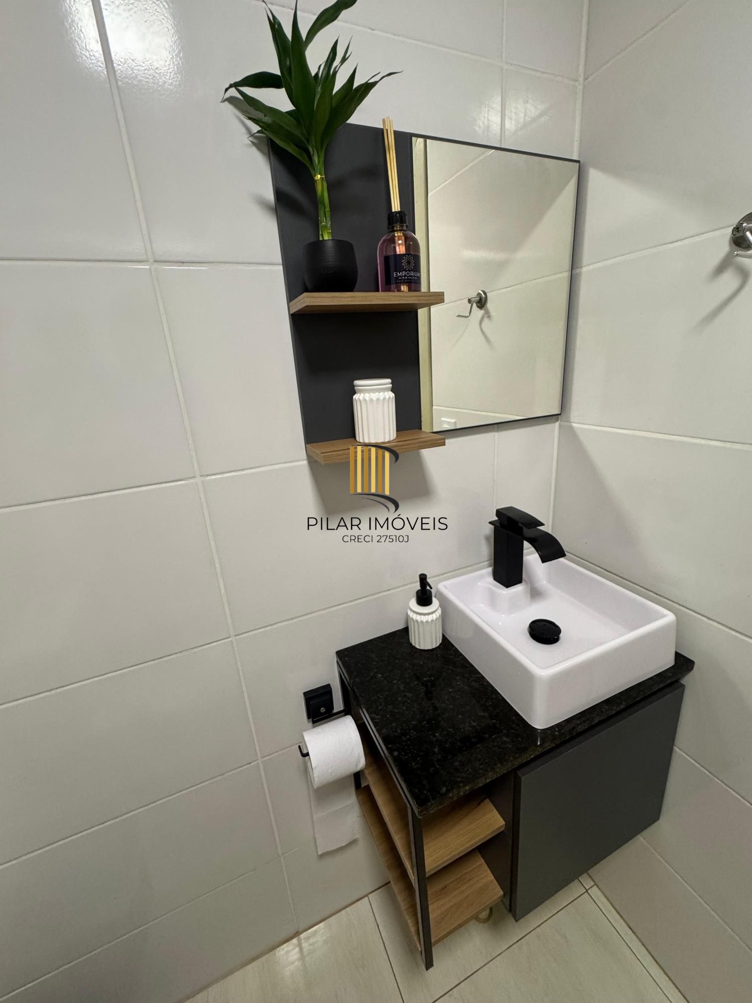 Apartamento 2 dormitórios no bairro Village