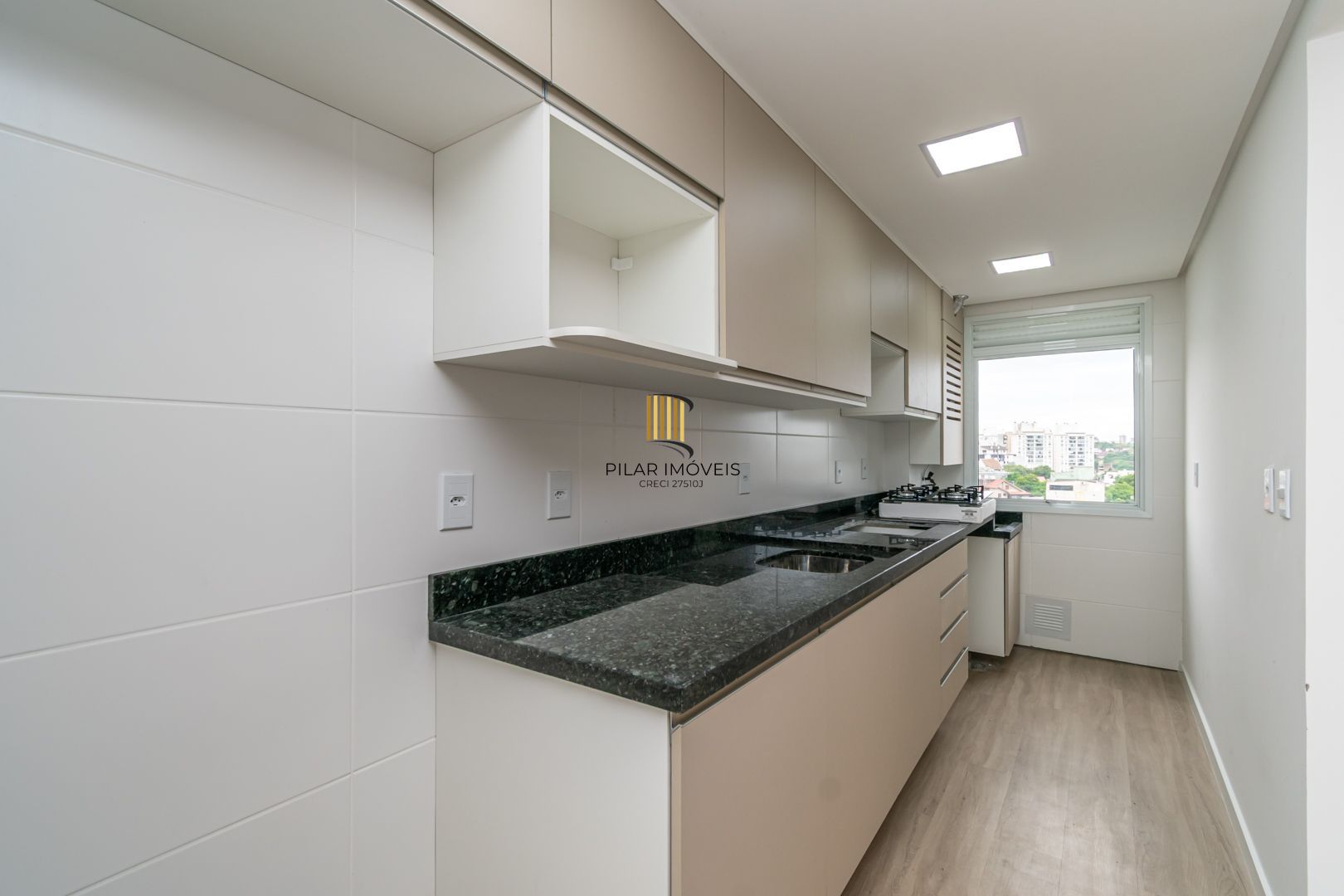 Apartamento de 2 dormitórios, vaga e infra no Passo D'areia