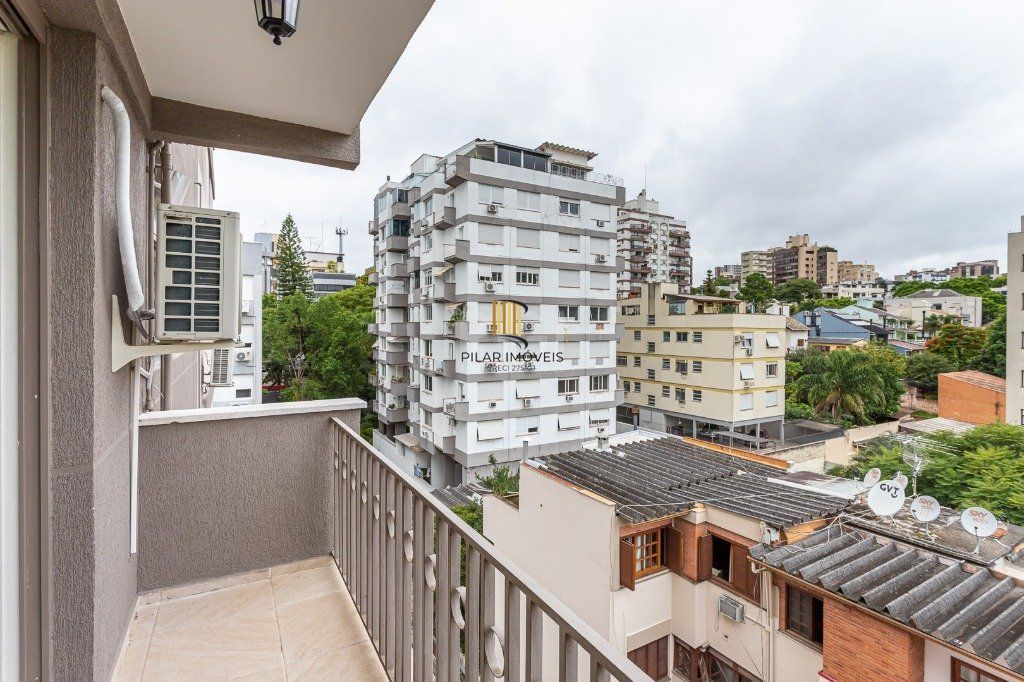 Apartamento de 03 dormitórios (01suíte), com vaga, no bairro São João, em Porto Alegre RS