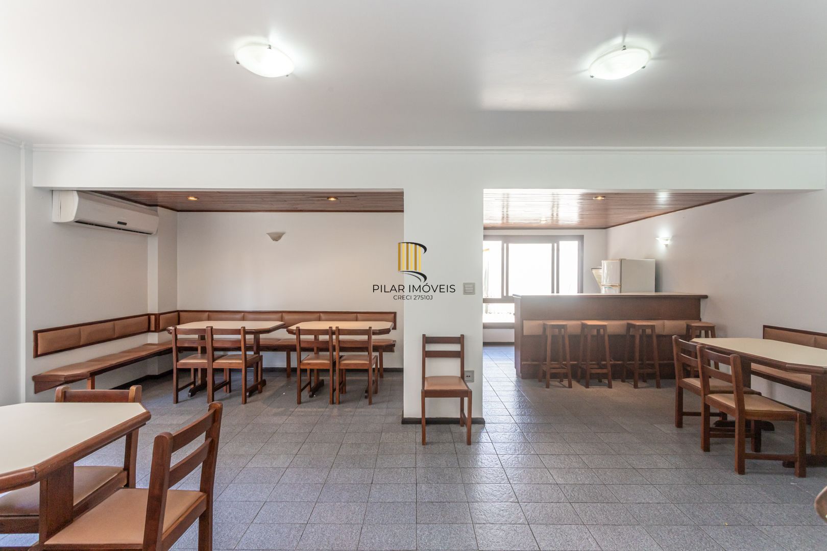Apartamento no bairro Menino Deus de 4 dormitórios e vaga