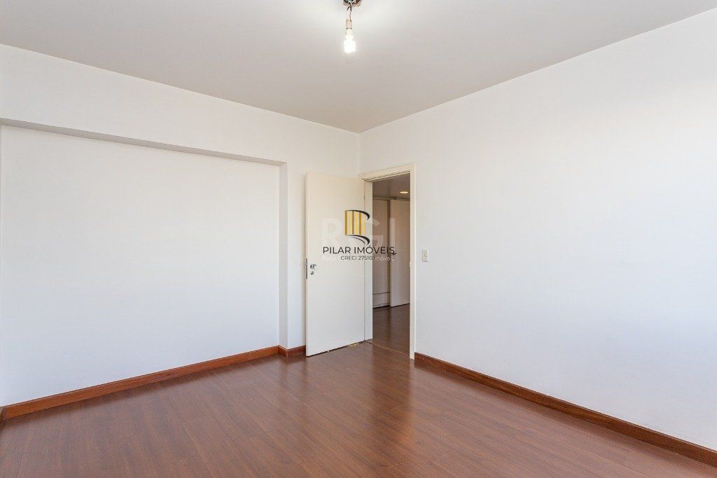 Apartamento no bairro Higienópolis com 190m² de 3 dormitórios e 2 vagas
