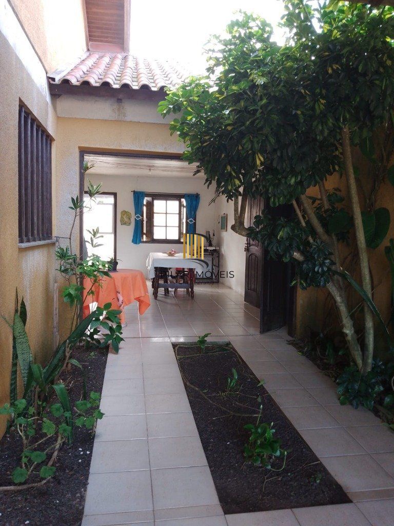 Casa 3 Dormitório(s) Bairro Centro