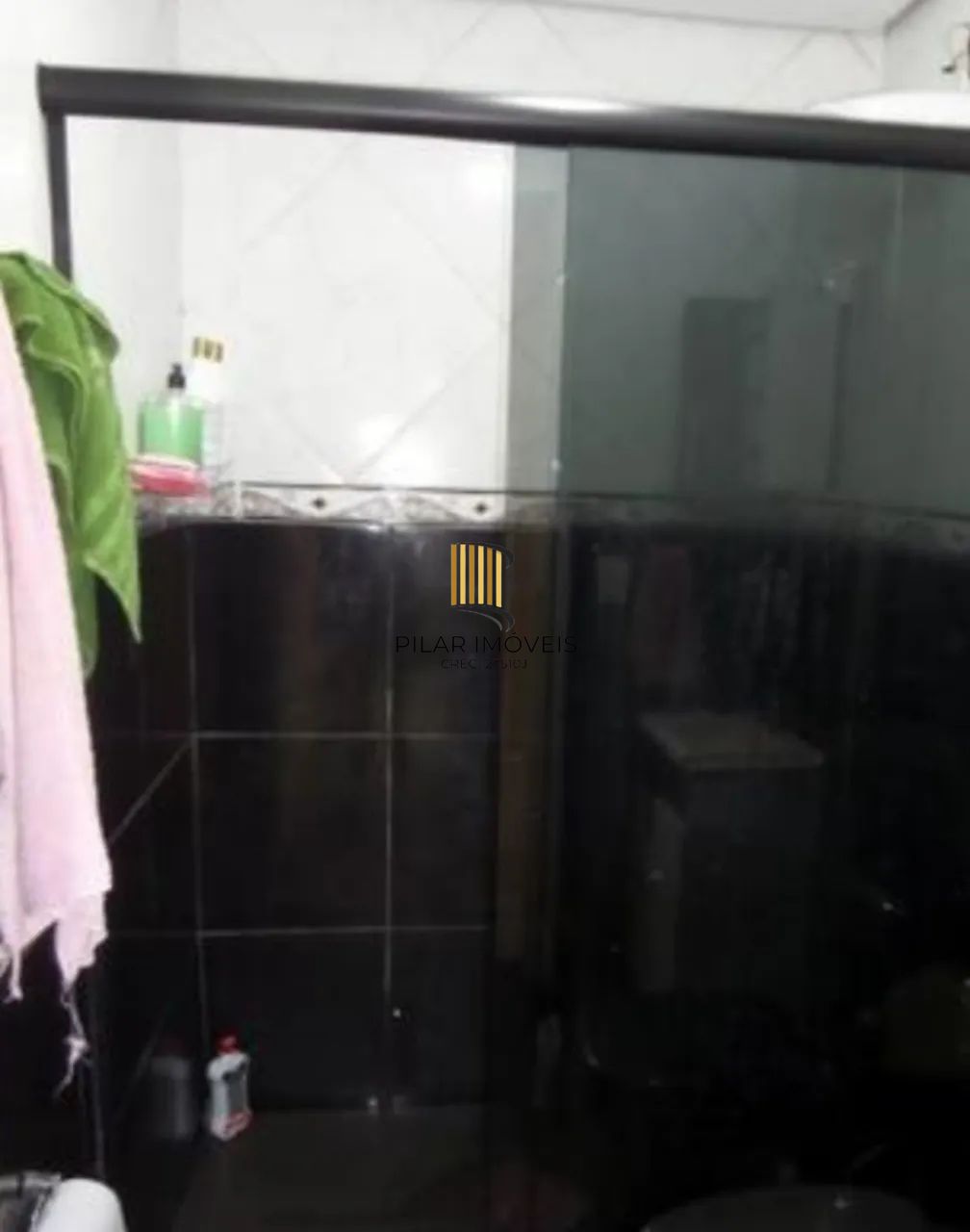 Casa 3 dormitórios no bairro Piratini