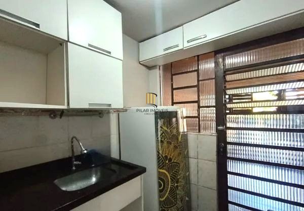 Casa no bairro Jardim do Salso com 2 dormitórios e 4 vagas