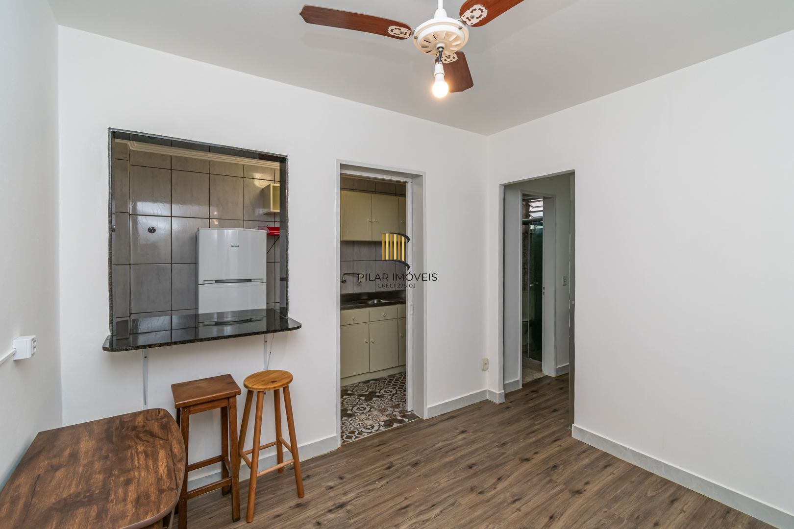 Ótimo apartamento c/1 dormitório no bairro Cidade Baixa, entrar e morar.