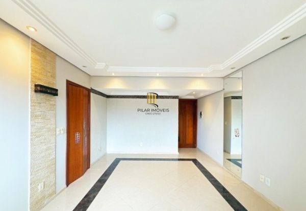 Apartamento no bairro Santana de 3 dormitórios e vaga DESOCUPADO