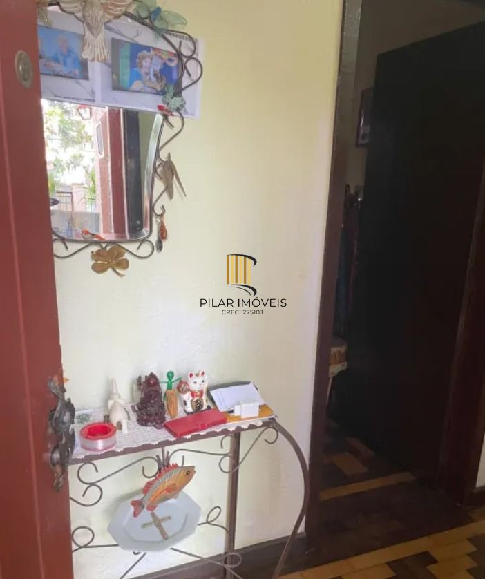 Casa 7 dormitórios 2 vagas de garagem no bairro Petrópolis