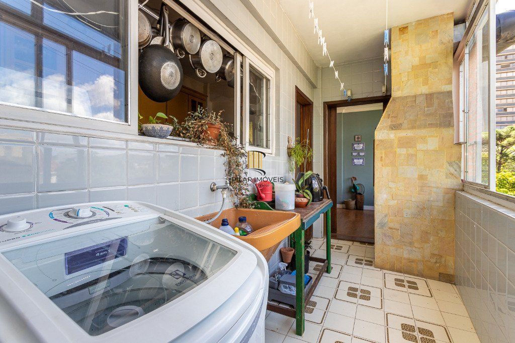 Apartamento no Rio Branco de 4 dormitórios e vaga