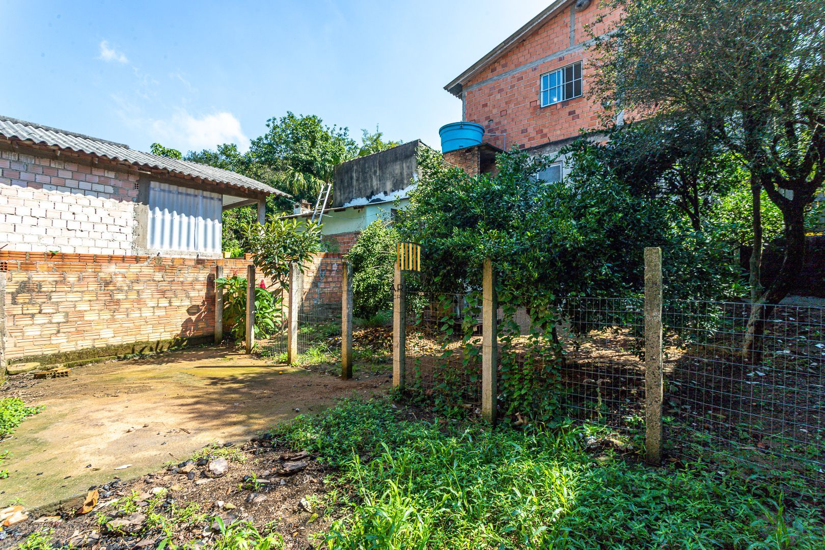 Casa sobrado em Viamão com loja e apartamento