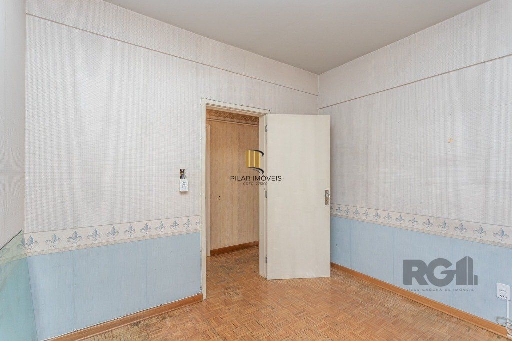 Apartamento no bairro Floresta de 3 dormitórios e vaga DESOCUPADO