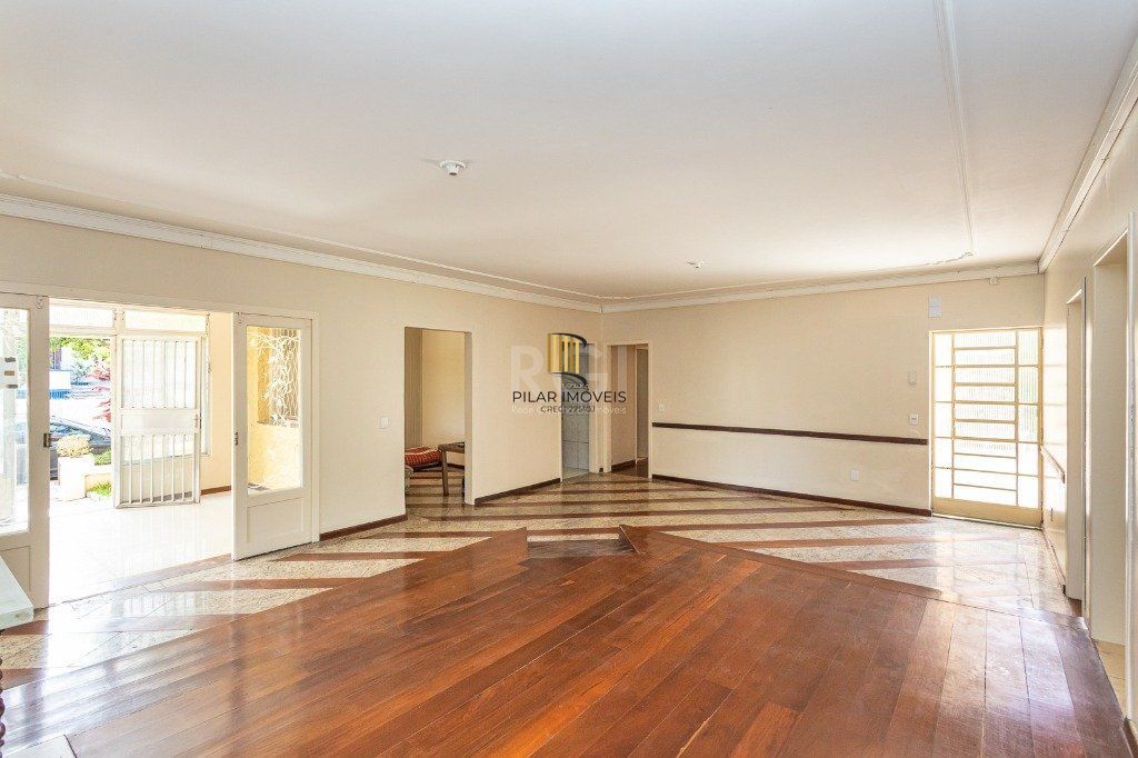 Casa para Venda - 740m², 5 dormitórios, sendo 1 suites, 3 vagas - Vila Assunção