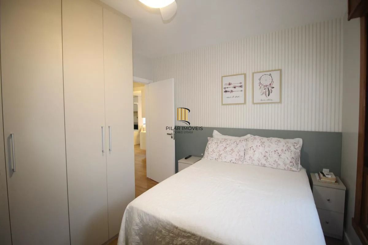 Belo Apartamento, 2 Dormitórios, Semi mobiliado, 1 Banheiro, churrasqueira, 1 Vaga Escriturada, próximo Encol, Petrópolis, Poa/ Rs.