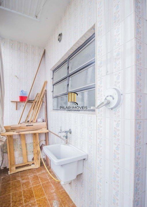 Apartamento de 2 dormitórios, Floresta DESOCUPADO