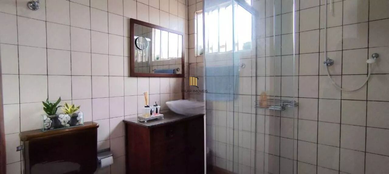 Casa 3 dormitórios no bairro Sumaré