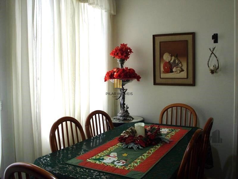 Casa sobrado no bairro Higienópolis de 3 dormitórios e 2 vagas