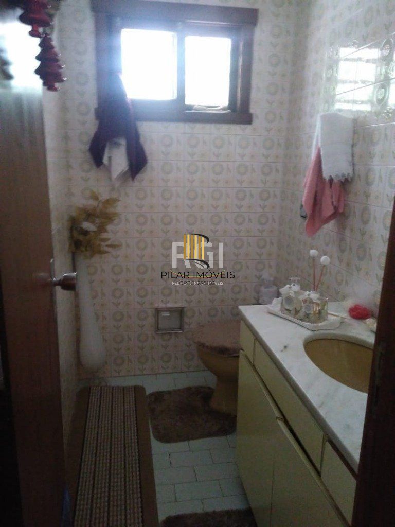 Casa para Venda - 340m², 4 dormitórios, sendo 2 suites, 3 vagas - Jardim Lindóia