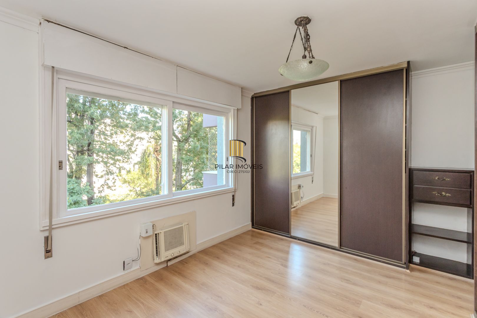 Apartamento no Moinhos de Vento de 3 dormitórios vaga e infra DESOCUPADO