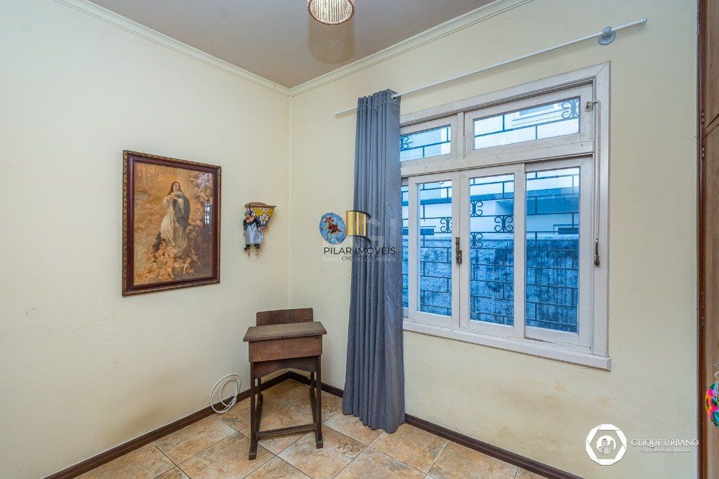 Casa para Venda de 3 dormitórios, Petrópolis