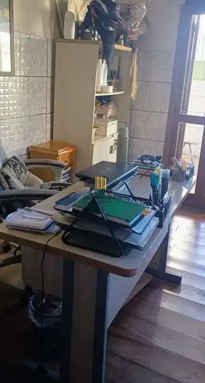 Casa 3 dormitórios no bairro Jardim Algarve