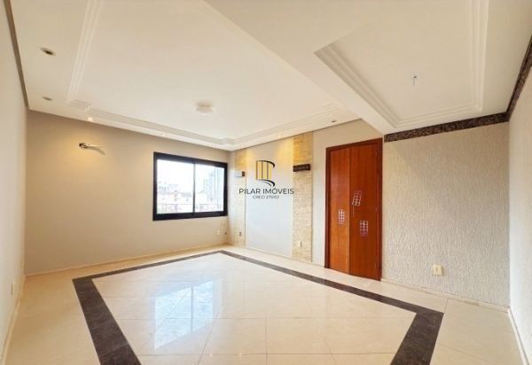 Apartamento no bairro Santana de 3 dormitórios e vaga DESOCUPADO