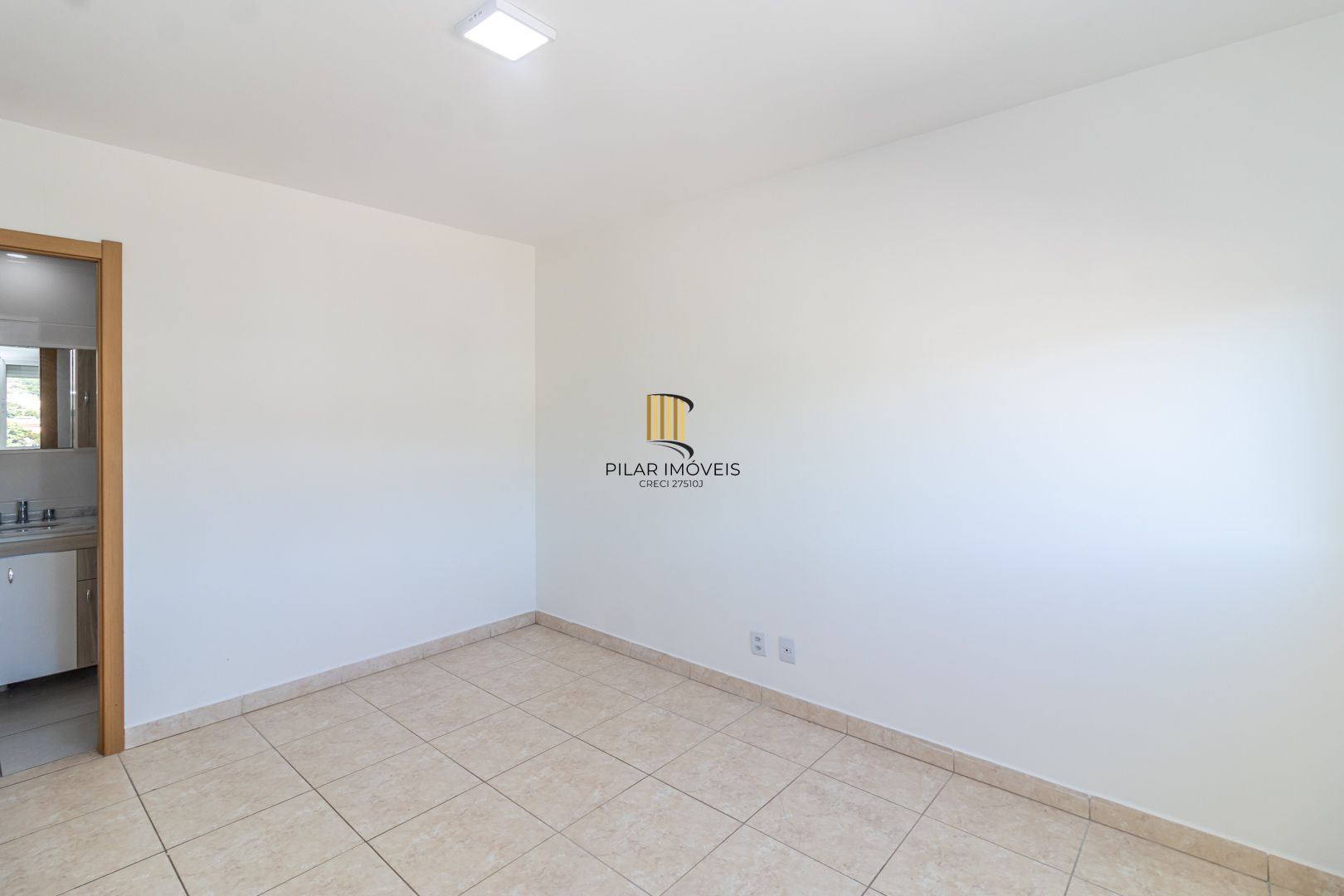 Apartamento no bairro Teresópolis de 2 dormitórios vaga e infra