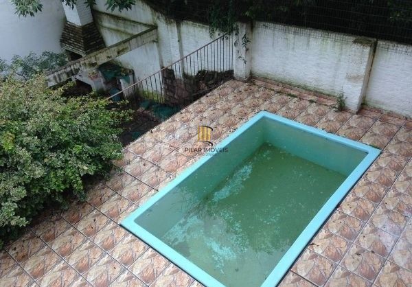Casa no bairro Chácara das Pedras de 3 dormitórios