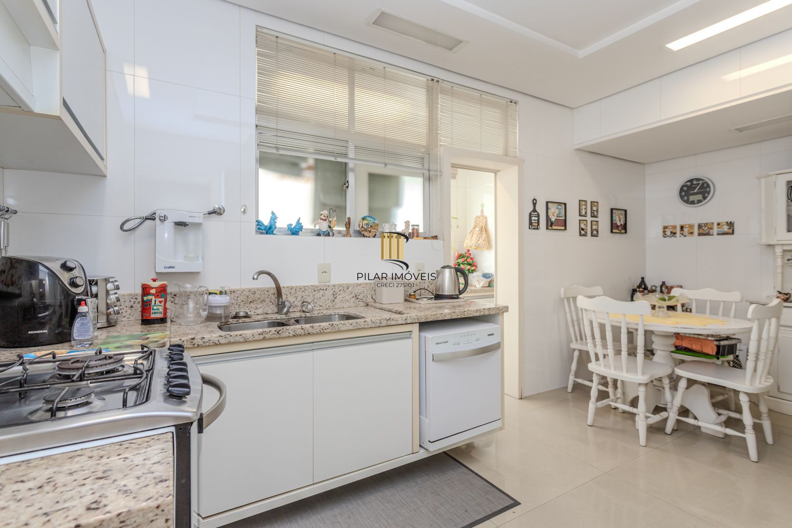 oportunidade, 217m² privativos, 2 vagas e depósito. Apenas R$ 880 mil