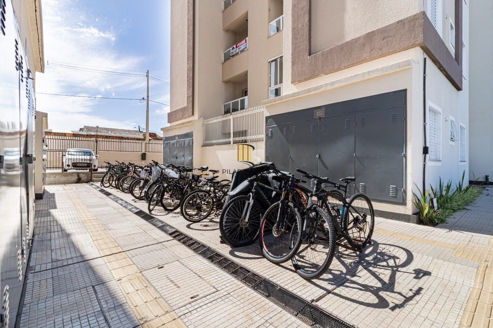 Excelente 2 dormitórios com sacada e churrasqueira