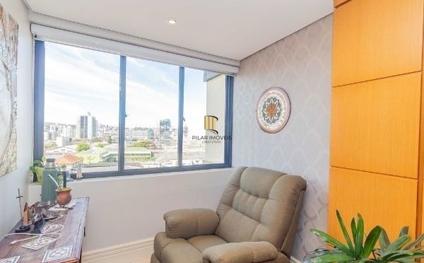 Apartamento no Menino Deus de 2 dormitórios e vaga