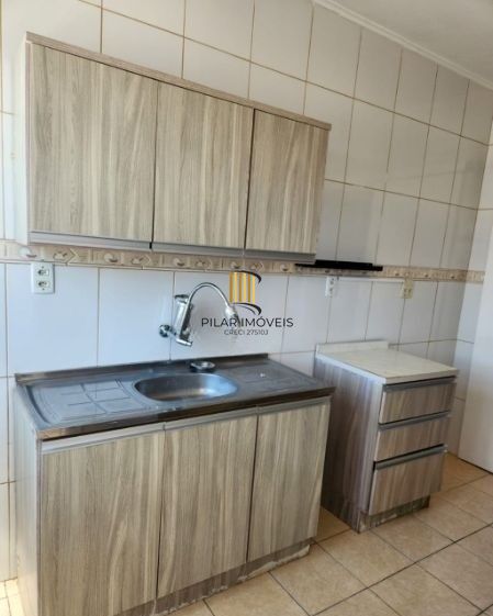 Apartamento no Menino Deus de 2 dormitórios DESOCUPADO