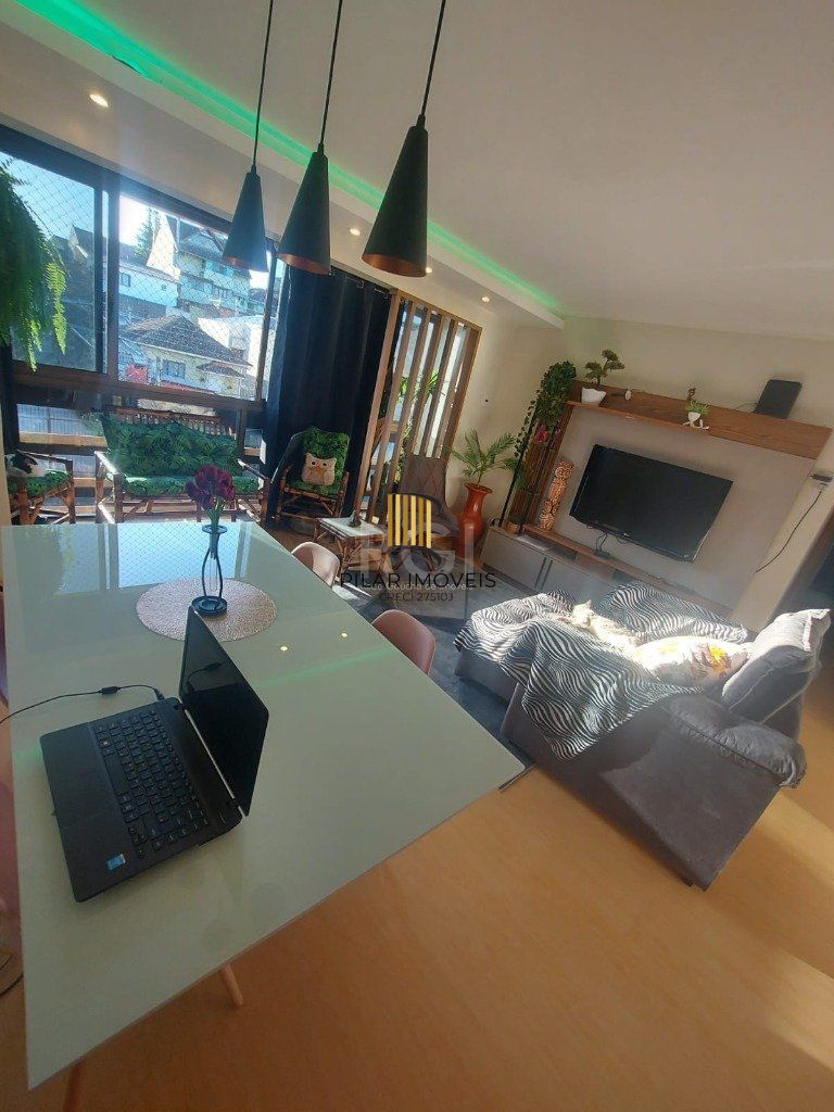 Apartamento 02 dormitórios, com vaga, no bairro Jardim Itu Sabará, em Porto Alegre.