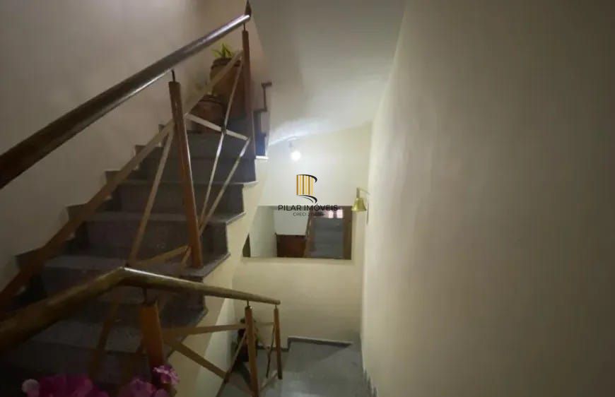Casa em Condomínio bairro Tristeza de 3 dormitórios e 3 vagas