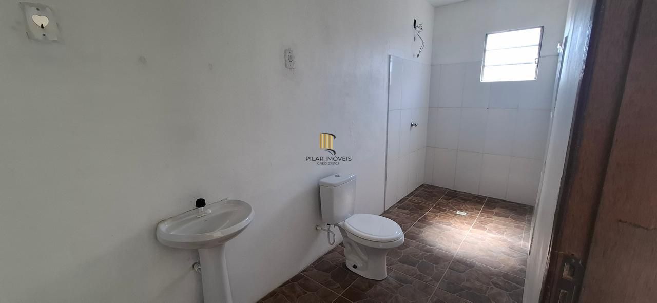 Casa em Canoas de 2 dormitórios DESOCUPADA