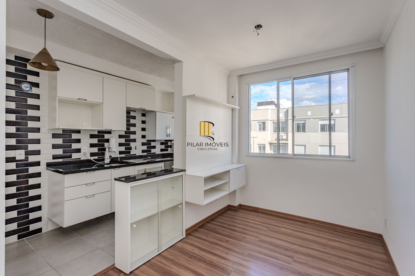 Apartamento no Sarandi de 2 dormitórios vaga e infra DESOCUPADO - Pilar Imóveis