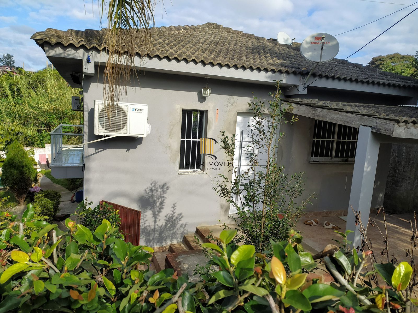 Casa no bairro Três Figueiras II em Viamão de 2 dormitórios e pátio com piscina