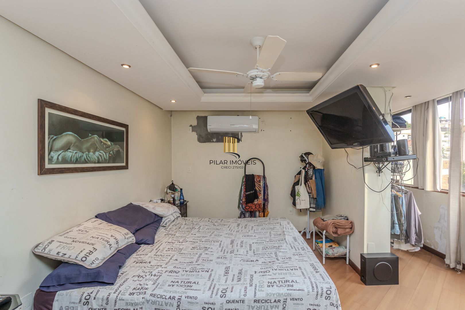 Cobertura no Menino Deus de 3 dormitórios e vaga