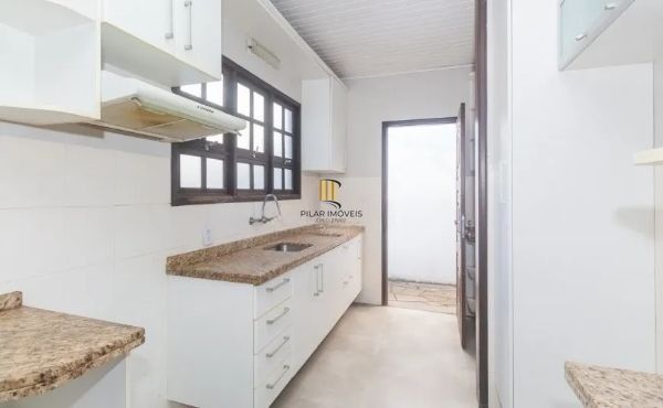 Casa no bairro Jardim Botânico de 4 dormitórios e 3 vagas