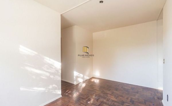 Apartamento no Camaquã de 3 dormitórios